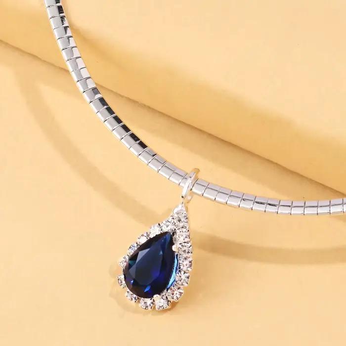 Collier luxueux et authentique avec pendentif en dentelle et saphir en argent S925
