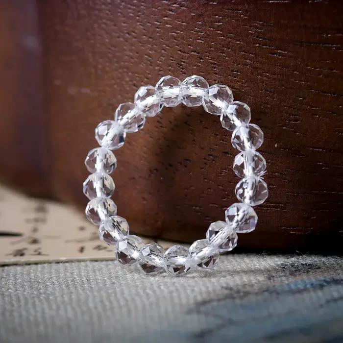 Bague tissée à la main avec design original