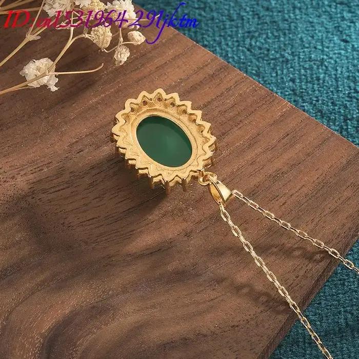 Collier pendentif vert naturel diversifié