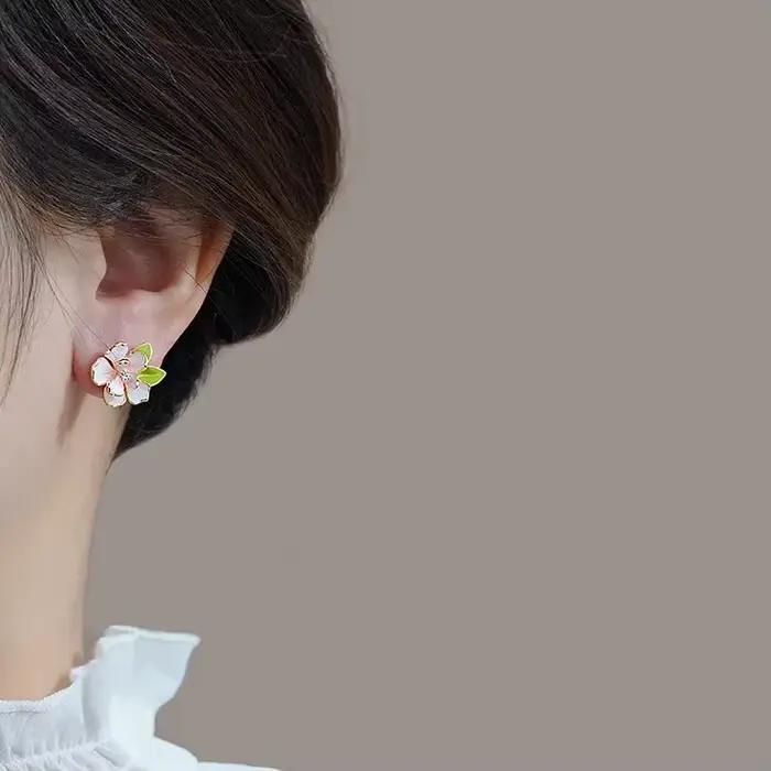 Boucles d oreilles élégantes en émail camélia rose rouge design unique style vintage bijoux pour femmes occasions spéciales