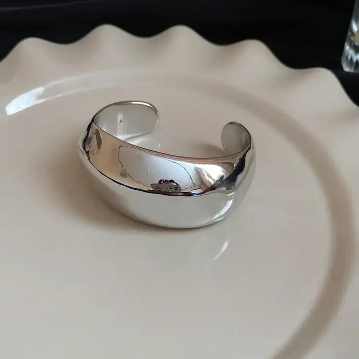 Bracelets ouverts torsadés géométriques irréguliers pour femmes