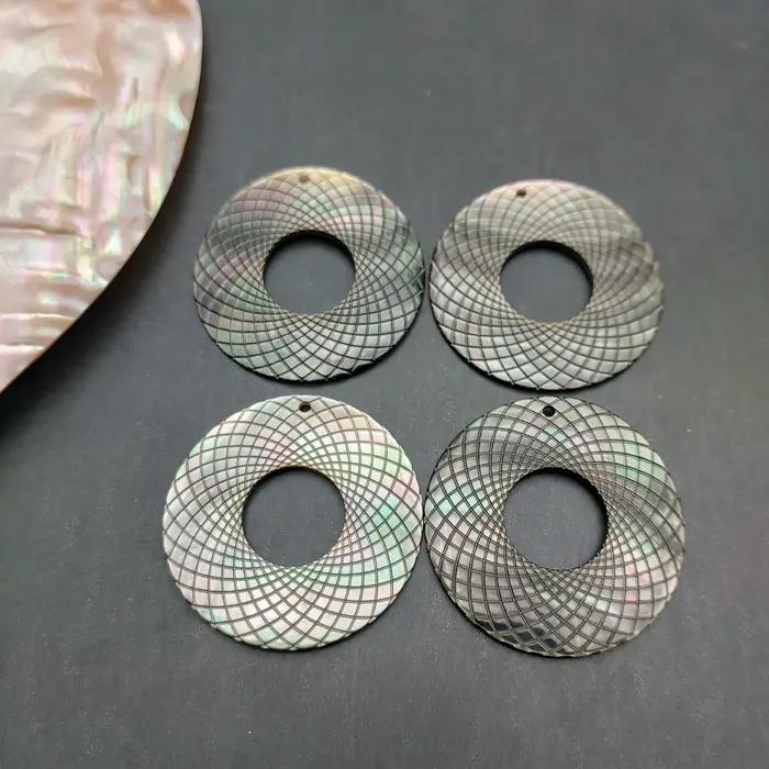 4 pièces 35mm naturel nacre Tahiti sculpté à la main pendentif île tropicale bijoux pour boucles d'oreilles
