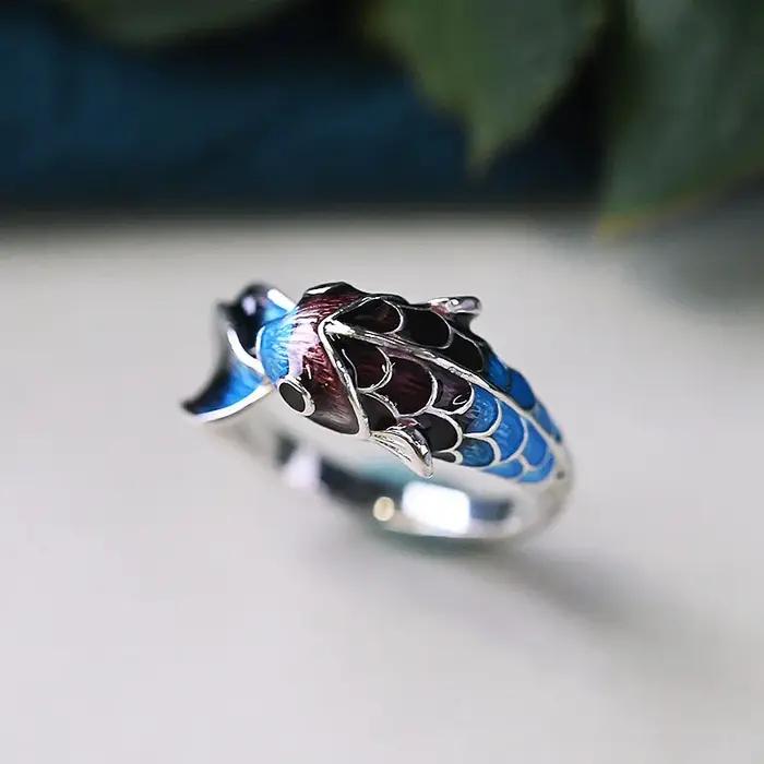 Bague en forme de poisson Koi en émail bleu et argent réglable élégante pour femmes occasions spéciales anniversaire mariage cadeau de fête