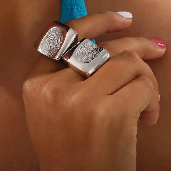 Bague rétro tendance en acier inoxydable pour femmes