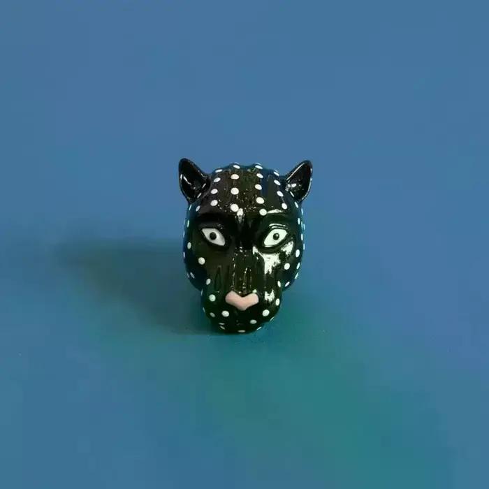 Bague élégante en métal avec tête de léopard émaillée pour femme, bijou animalier unique, accessoire chic et tendance pour tenues quotidiennes et de soirée