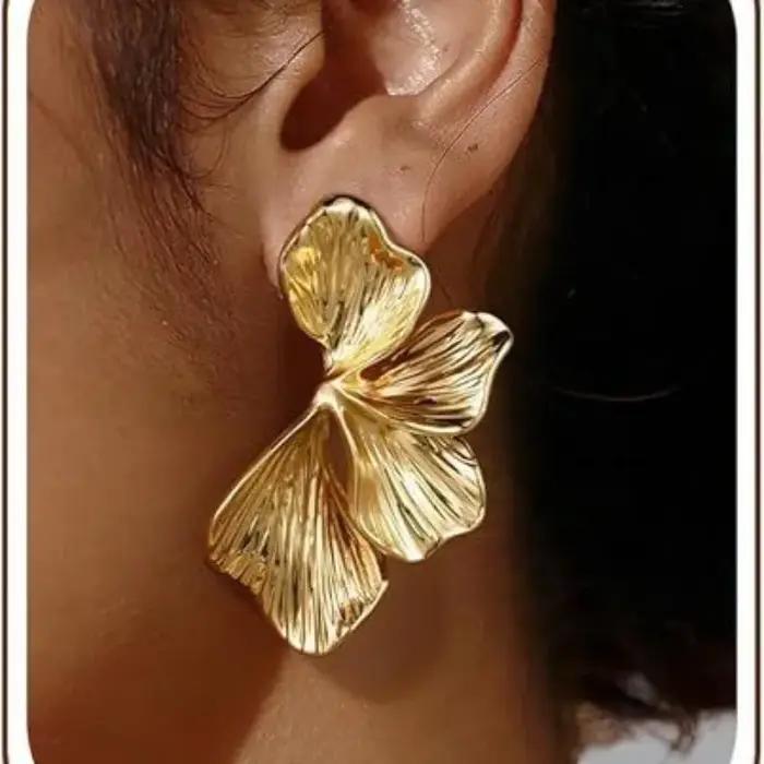 Boucles d'oreilles fleuries en or 18 carats pour femme