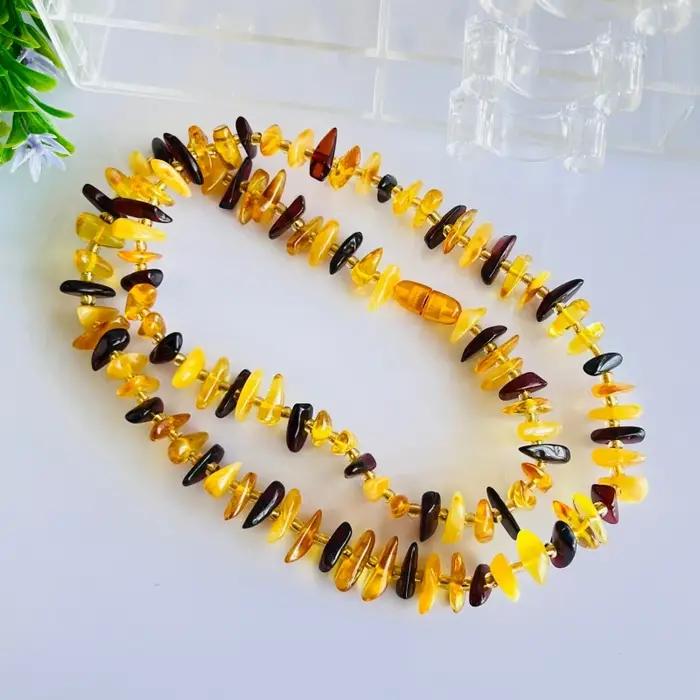 Collier ras du cou en ambre naturel brut de la Baltique pour femmes avec motifs géométriques et bienfaits thérapeutiques occasions spéciales et quotidienne