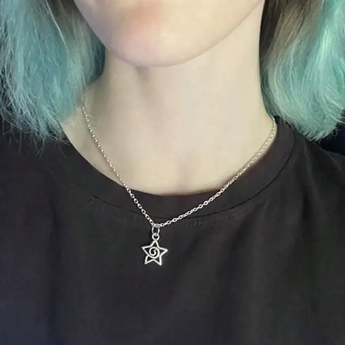 Collier pendentif étoile tourbillon en argent Y2K
