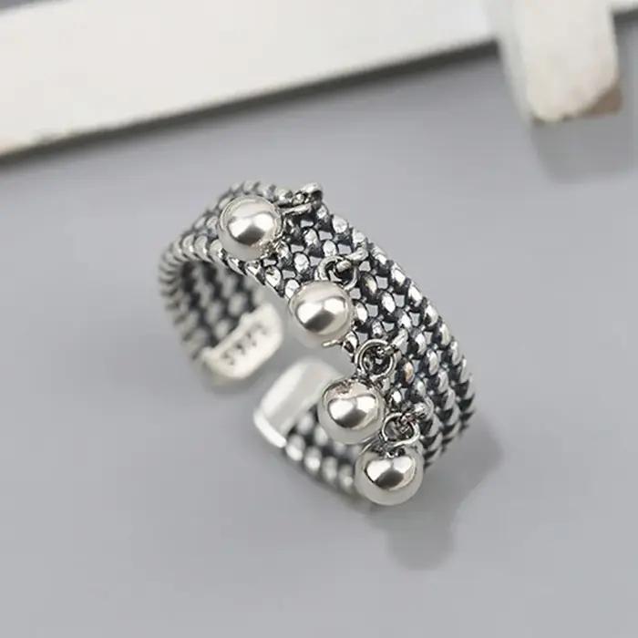 Bagues en argent avec pendentif pompon pour femme