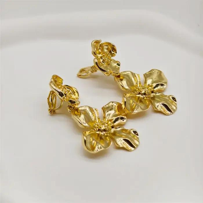 Boucles d'oreilles à clip non percées pour femmes, métal vintage, fleur florale, manchette d'oreille