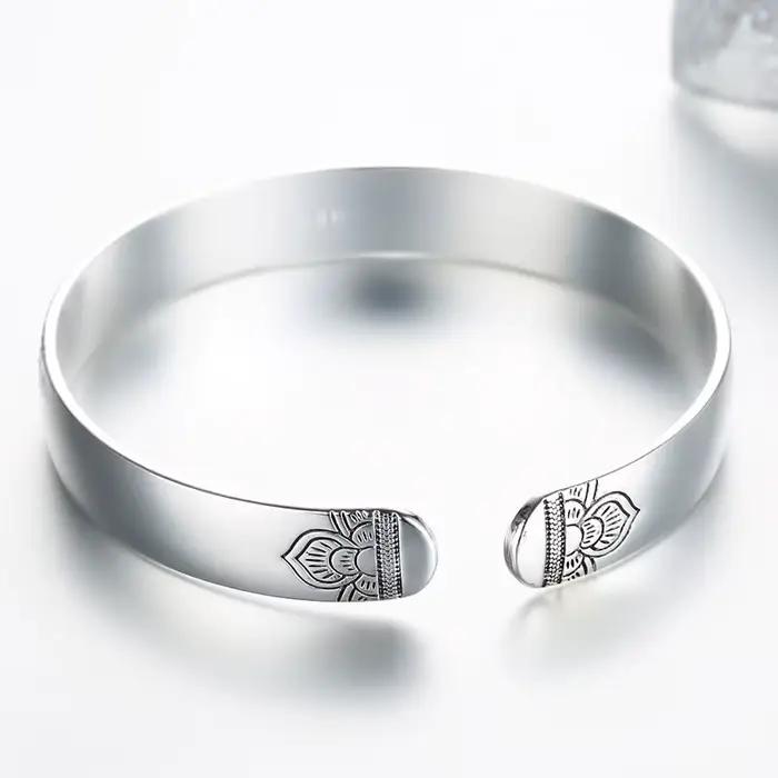 Bracelet fleur de lotus plaqué argent réglable pour femmes élégantes et symbolique occassions spéciales fleur de lotus vintage design unique