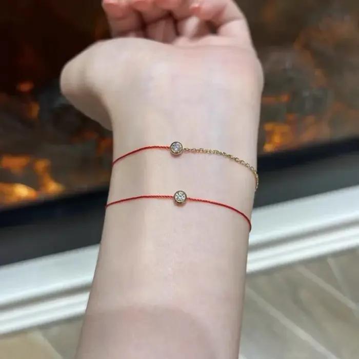 Bracelet élégant et unique en chaîne demi-cordon rouge plaqué or avec diamant
