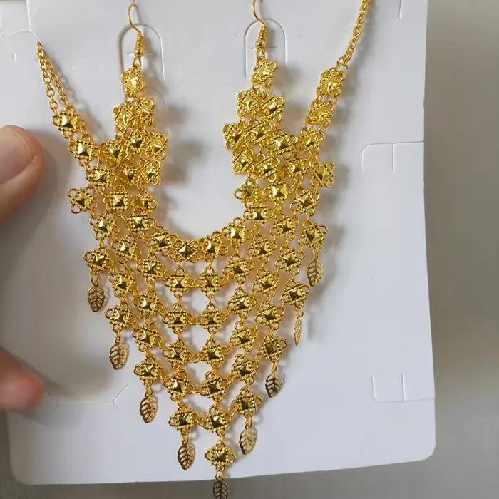 Parure de bijoux plaquée or 24 carats Fashion Dubai, collier et boucles d'oreilles, idéale pour les