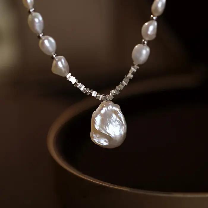 Collier de perles baroques élégant pour femmes pendentif rétro en forme de goutte d'eau cadeau de Saint Valentin chaîne de cou luxueuseTracker d'humeur imitation plaqué argent rhodium ou couleur or jaune clair