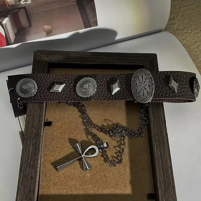 Maillard – collier avec pendentif à rivets en Faux cuir marron pour femmes