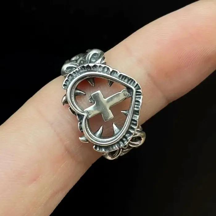 Bague croix ajourée Taboo Kiss en alliage de zinc pour femmes hommes unisexe style punk gothique occasions spéciales