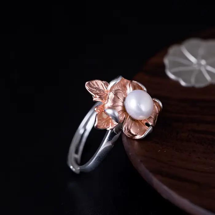 Bague en argent sterling 925 sertie de perle d'eau douce naturelle avec design floral pour femmes occasions spéciales anniversaires mariages