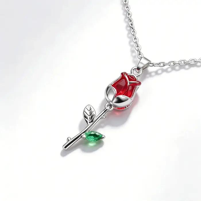 Collier élégant avec pendentif tulipe plaqué or pour femme