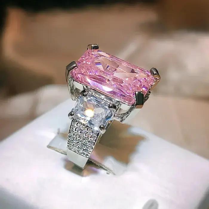 Bague en cristal rose grand carré 5A pour femme - Bijou Bohème de soirée pour occasions spéciales anniversaires et célébrations