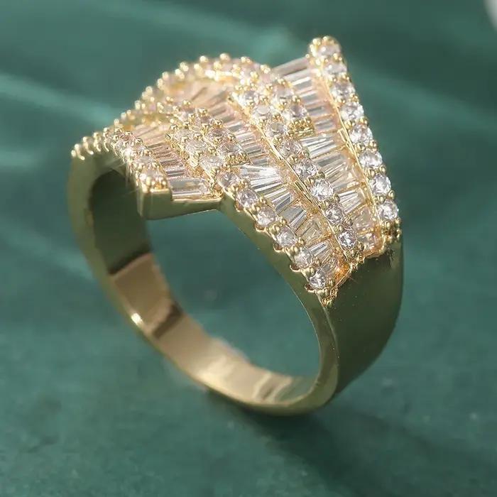 Bague de fiançailles élégante et luxueuse pour dames