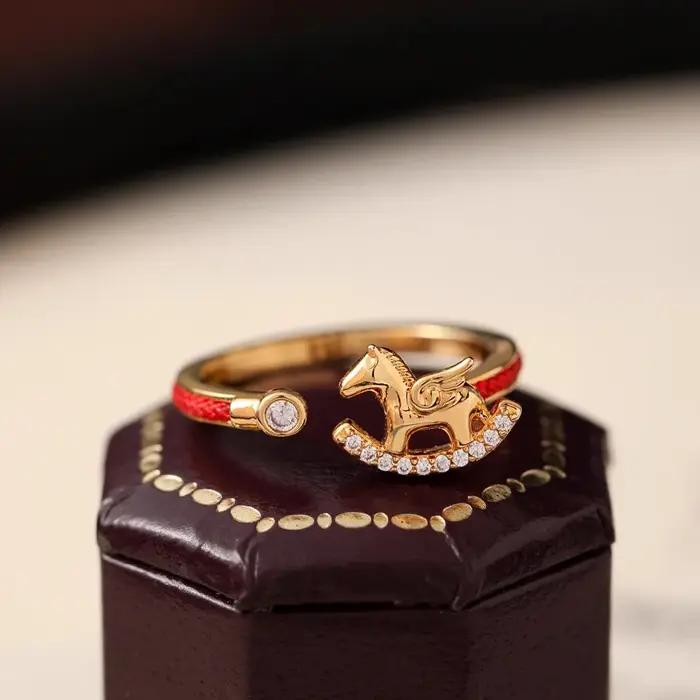 Nouvelle bague cheval en corde rouge 2026 pour femme, ajustable, exquise, tendance, polyvalente, bij