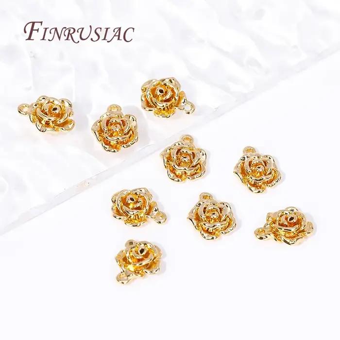 Breloques florales en laiton plaqué or 18 carats