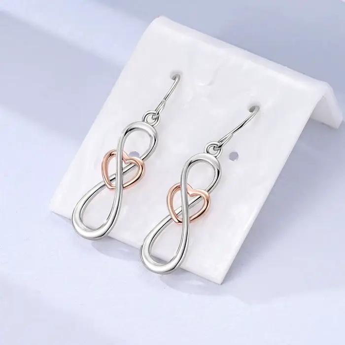 Boucles d'oreilles, collier