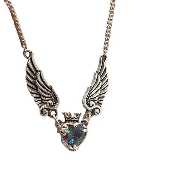 Colliers gothiques vintage avec pendentif ailes d'ange et couronne de cœur pour femmes mode romantique et sombre bijoux à offrir pour occasions spéciales