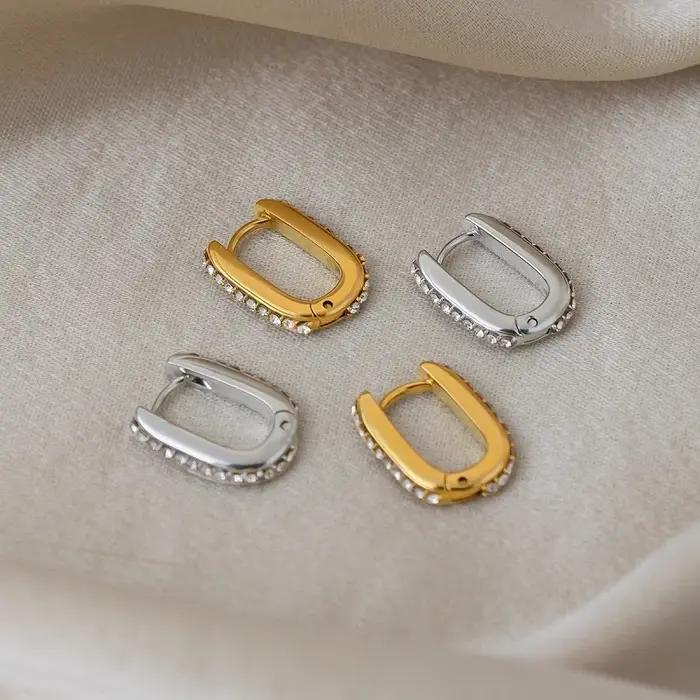 Boucles d'oreilles clous Miia en zircone de haute qualité en forme de U