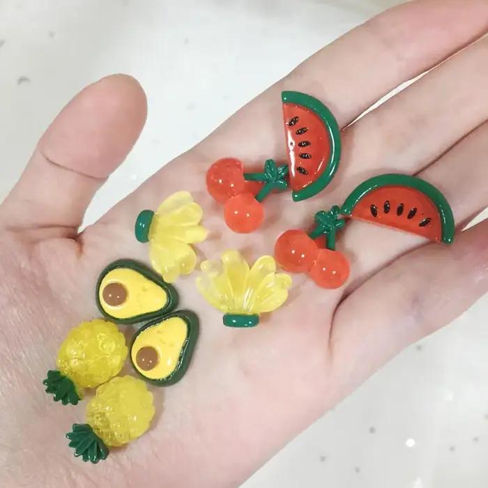 Clips à boucles d'oreilles pour filles enfants motifs dessins animés coquilles étoiles fleurs papillons 5 paires bijoux enfant fantaisie浪漫风格的耳环夹子HTML描述完成。注意,由于原始信息中提到的是塑料材质,并没有提及任何金属成分或特殊涂层,因此在描述中尽量避免使用可能暗示金属或其他特殊材质的词汇。同时,也遵循了不提及价格、产地、库存等具体细节的要求。最后提供的标题也完全符合要求,包含了产品的关键信息,如材质、样式、用途等,但未包含价格和产地信息。