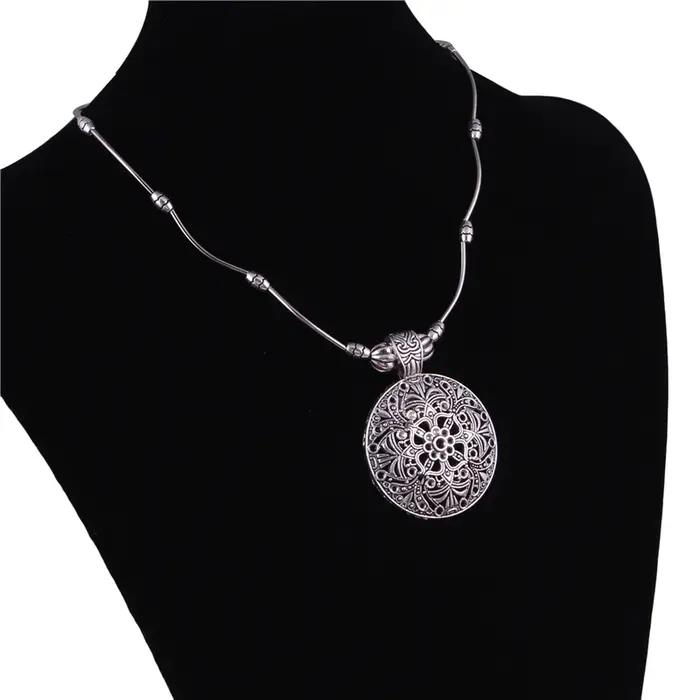 Bijoux tibétains Vintage argent plaqué bohème creux sculpté pendentifs ronds colliers chaîne