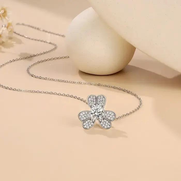 Collier Trèfle en Moissanite 1 carat Pretty Beauty pour Femme