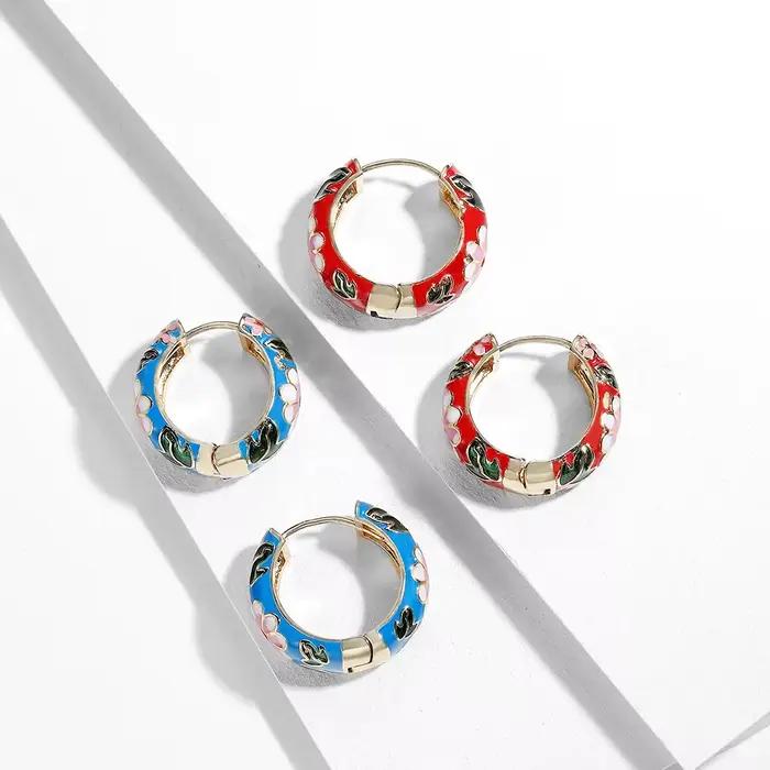 Boucles d'oreilles Huggie en forme de fleur en émail pour femmes style vintage boho bijoux de déclaration pour occasions spéciales