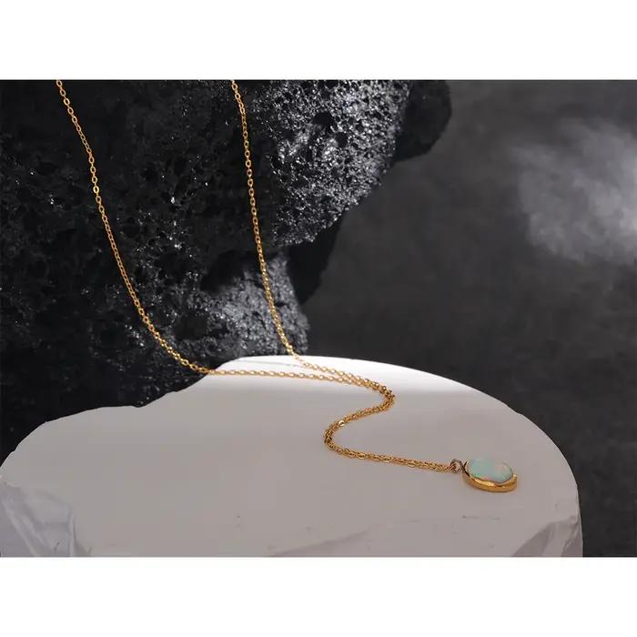 Yhpup – collier avec pendentif en pierre opale traitée