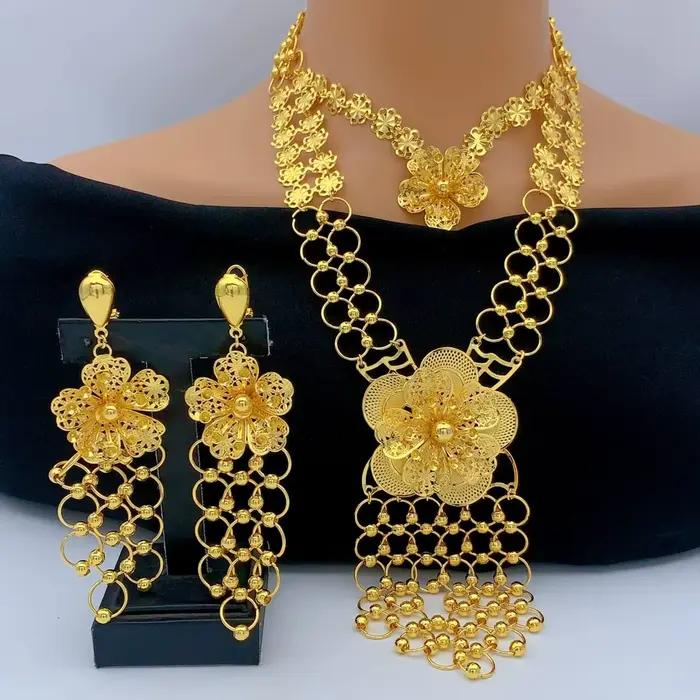 Parure de bijoux de luxe indienne avec collier long à fleurs et boucles d'oreilles pour femme