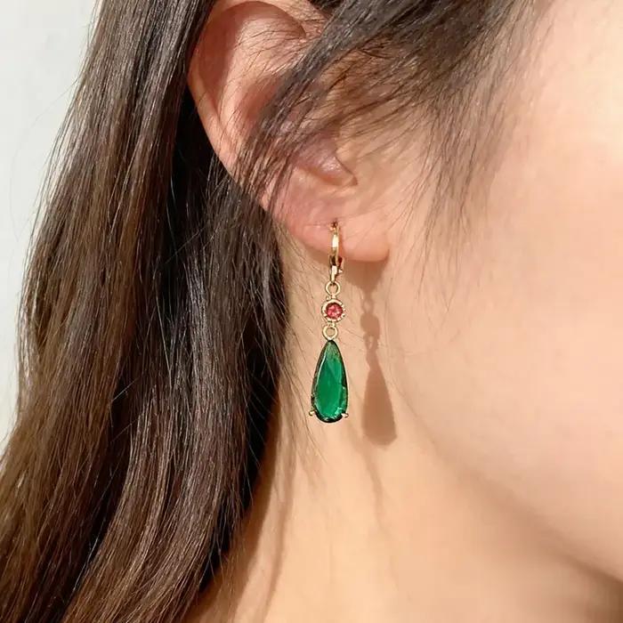 Boucles d'oreilles élégantes en cristal, inspirées du château mobile de Hayao Miyazaki, perles rouges, cadeau de bijoux de Noël Unique pour femme occasions spéciales