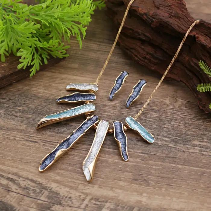 Ensemble de bijoux DIY boucles d'oreilles clous et collier géométrique en émail coloré pour femmes occasions spéciales