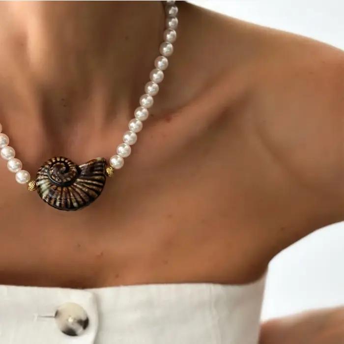Collier pendentif en coquillage Simple et naturel pour femmes