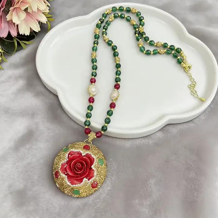 Parure de bijoux de luxe en perles d'eau douce et cristal de cinabre