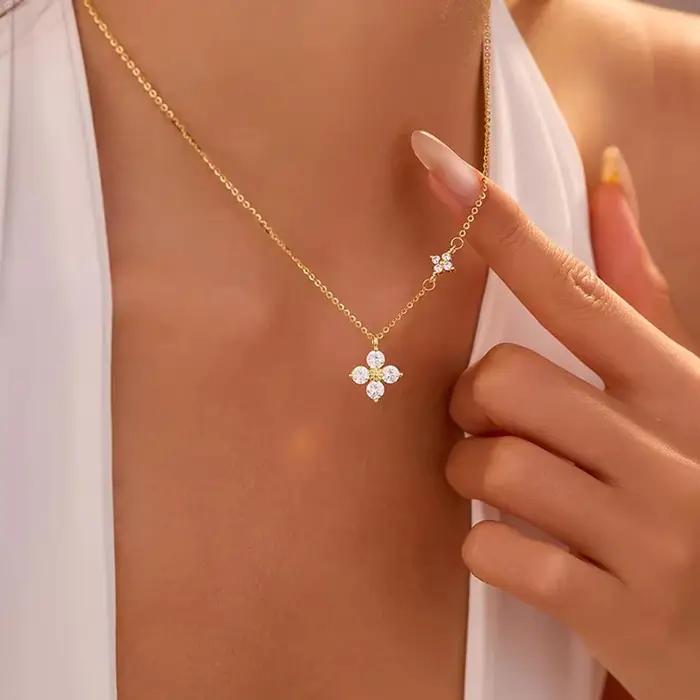 Collier pendentif double trèfle à quatre feuilles porte-bonheur pour femme