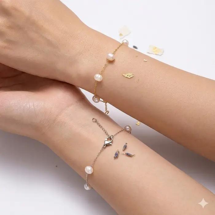 Bracelet minimaliste en perles d'eau douce naturelles plaqué or 14 carats pour femmes élégantes occasions spéciales cadeau bijoux