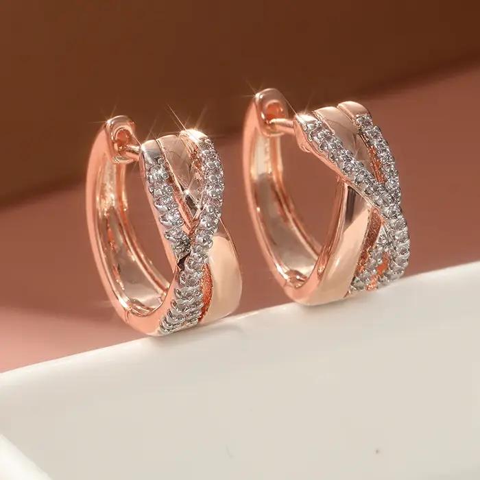 Boucles d'oreilles en or rose torsadées, élégantes, scintillantes et polyvalentes pour femmes, bijou