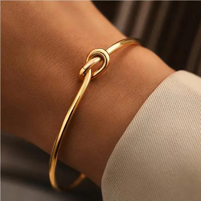 Bracelets à Double couche avec nœud pour femmes, plaqué or 18 carats, manchette réglable avec nœud d
