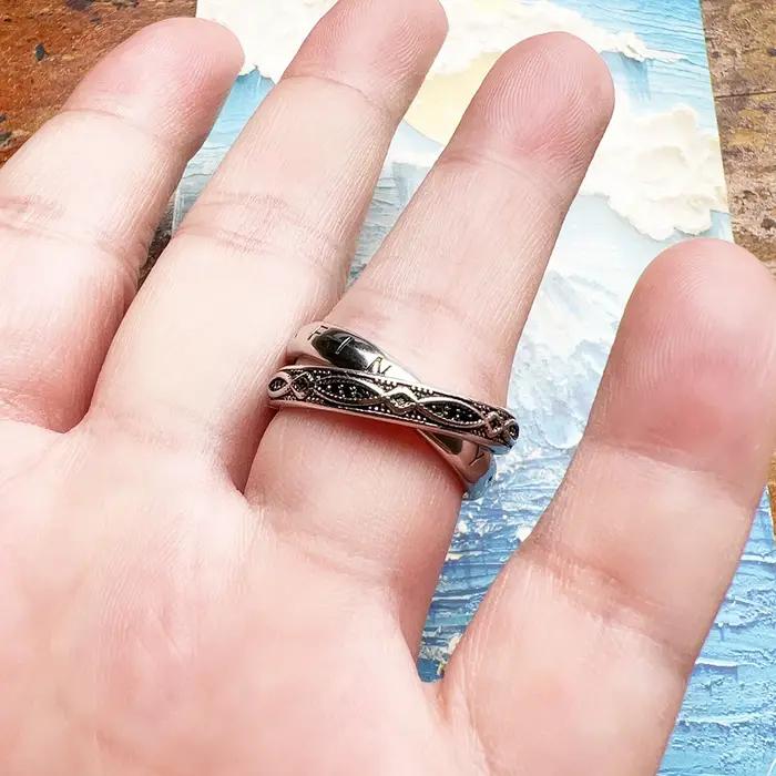 Infinity of Love – bague avec nœud