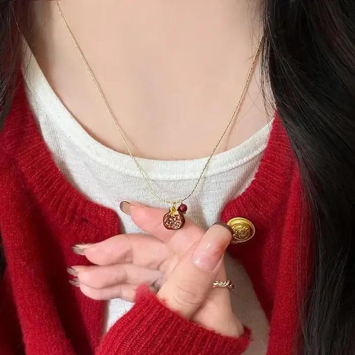 Collier pendentif grenade rouge femme style classique chaîne de clavicule tracker d'humeur occasion party bijoux cadeau de fête