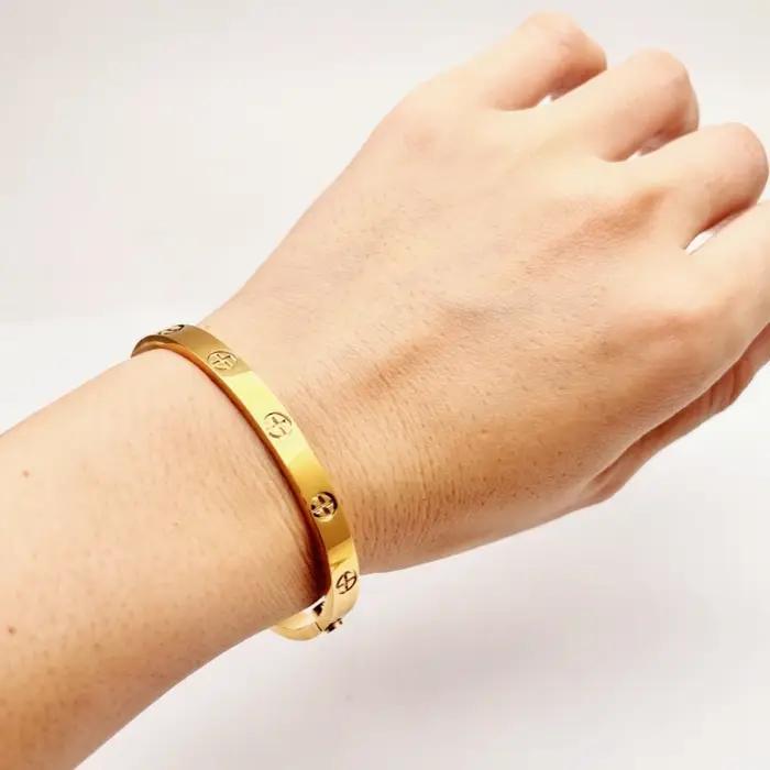 Bracelet croisé filé en acier inoxydable de luxe avec diamants pour homme et femme cadeau de couple élégant pour toutes occasions
