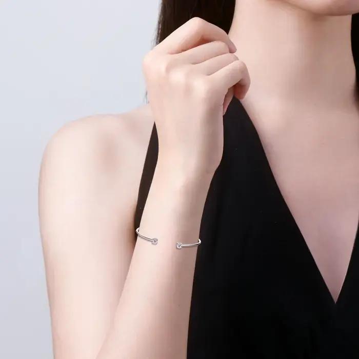 Bracelet manchette en diamant Moissanite pour femme