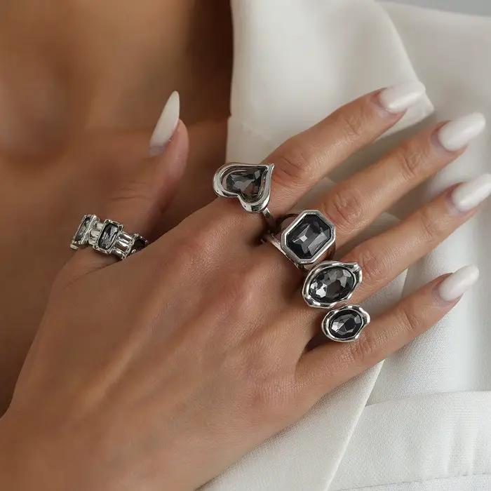 Bague réglable en forme de cœur géométrique irrégulier