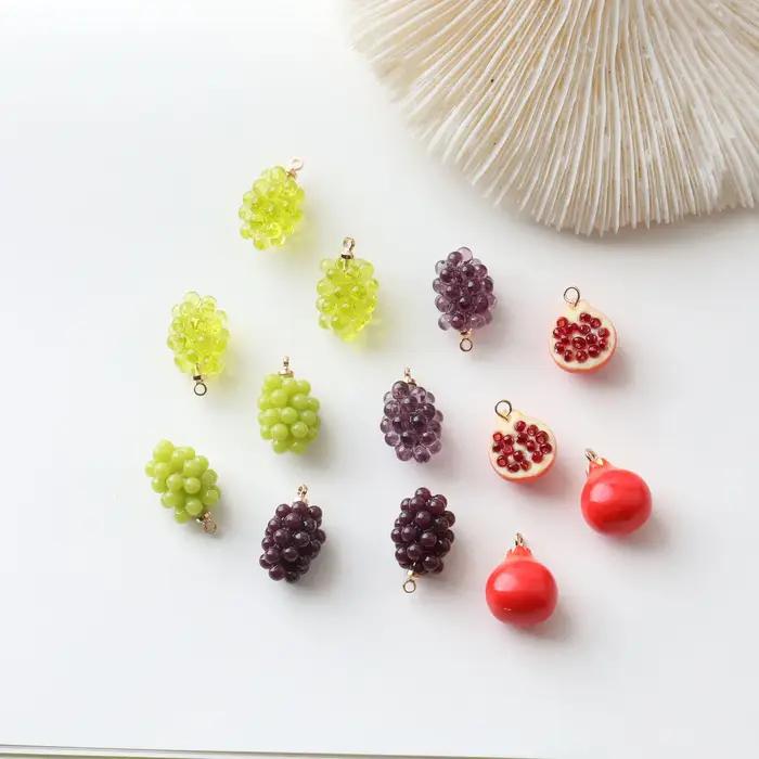 Mini pendentif en résine de grenade de raisin drôle