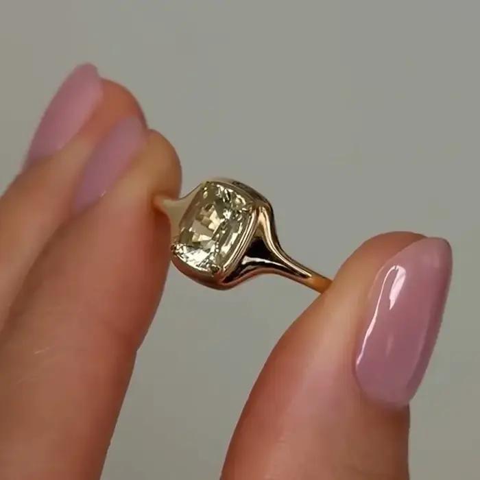Bagues classiques minimalistes carrées en diamants jaunes scintillants pour femmes, bague de luxe et